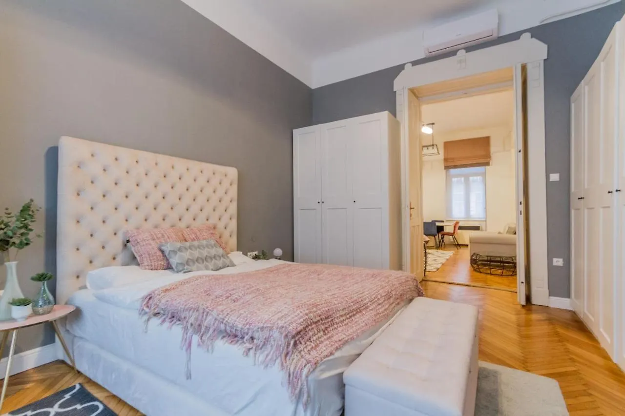 Park Suite Liza Budapest Appartamento